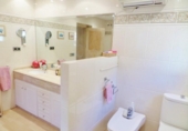 Chalet independiente con terreno en venta en la España, Alicante, ref: TR388003 foto