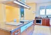 Chalet independiente con terreno en venta en la España, Alicante, ref: TR388003 foto