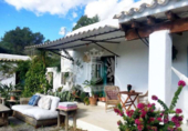 Chalet independiente con terreno en venta en la España, Santa Eulària des Riu, ref: TR397933 foto