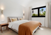 Chalet independiente con terreno en venta en la España, Benahavís, ref: TR398775 foto