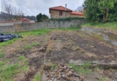 Отдельно стоящий дом с участком на продажу в городе Narón. Фото