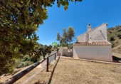 Casa de camp amb terreny en venda a Sayalonga ref.: TR385448 foto