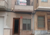 Дом с участком на продажу в городе La Vilavella. Фото