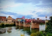 Участок с постройкой на продажу в городе Miranda de Ebro. Фото
