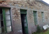 Дом с участком на продажу в городе Fene. Фото