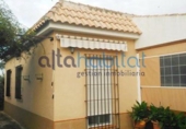 Xalet independent amb terreny en venda a Dos Hermanas ref.: TR385250 foto