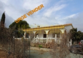 Chalet independiente con terreno en venta en Villanueva del Rosario ref: TR385988 foto