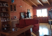 Таунхаус с участком на продажу в городе Miranda de Ebro. Фото