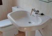 Отдельно стоящий дом с участком на продажу в городе Dénia. Фото