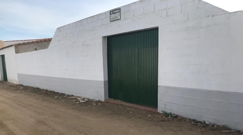 Badajoz - Almendralejo - 900m2