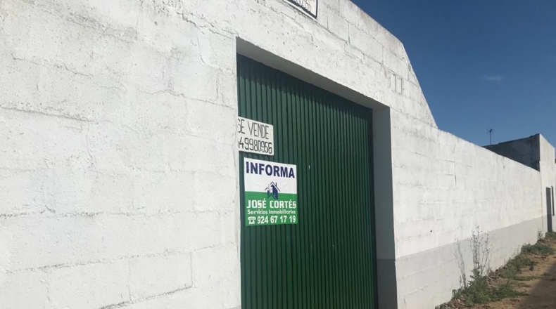 Badajoz - Almendralejo - 900m2