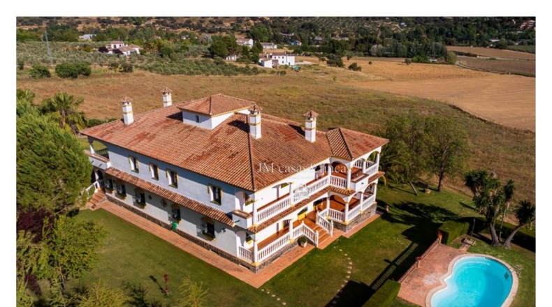 Málaga - Ronda - 30000m2
