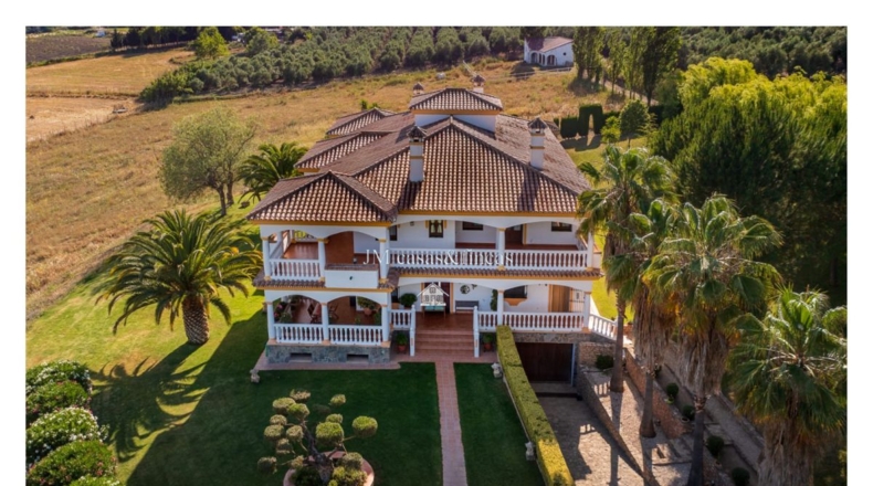 Málaga - Ronda - 30000m2