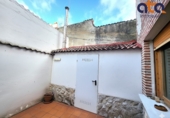 Дом с участком на продажу в городе Sardón de Duero. Фото