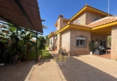 Xalet independent amb terreny en venda a Alcalá de Guadaíra ref.: TR385764 foto