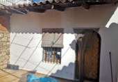 Chalet independiente con terreno en venta en Huete ref: TR386868 foto