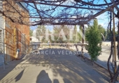 Отдельно стоящий дом с участком на продажу в городе Альбасете. Фото