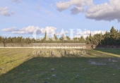 Отдельно стоящий дом с участком на продажу в городе Альбасете. Фото