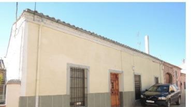 Ávila - Madrigal de las Altas Torres - 549m2