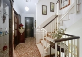 Отдельно стоящий дом с участком на продажу в городе Lucena Фото