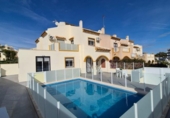 Chalet independiente con terreno en venta en la España, Orihuela, ref: TR383993 foto