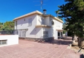 Chalet independiente con terreno en venta en la España, Madrid, ref: TR388404 foto