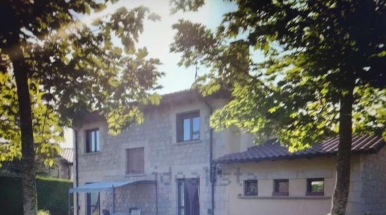 Burgos - Urbanización Uralde - 700m2