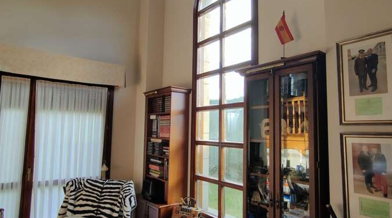 Burgos - Urbanización Uralde - 700m2