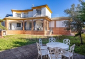 Xalet independent amb terreny en venda a la España, Valencina de la Concepción, ref.: TR384913 foto