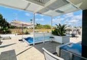 Дом с участком на продажу в городе Calafell Фото