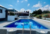 Дом с участком на продажу в городе Calafell Фото