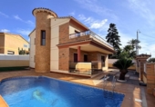 Chalet independiente con terreno en venta en la España, Calafell, ref: TR384833 foto