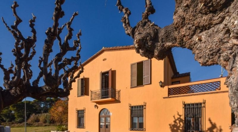 Барселона - Sant Andreu de Llavaneres - 1651m2