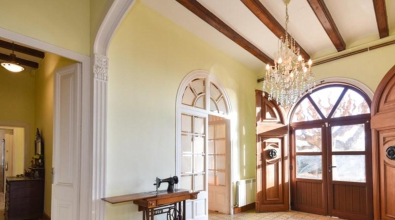 Барселона - Sant Andreu de Llavaneres - 1651m2