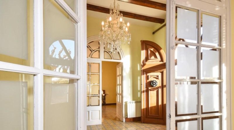 Барселона - Sant Andreu de Llavaneres - 1651m2