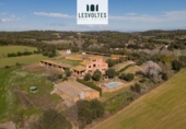 Chalet independiente con terreno en venta en la España, Corçà, ref: TR385096 foto