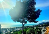 Отдельно стоящий дом с участком на продажу в городе Castelldefels Фото