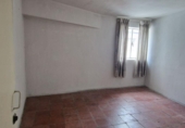 Участок с хранилищем на продажу в городе Torrelavega. Фото