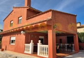 Xalet independent amb terreny en venda a Ontinyent ref.: TR386081 foto
