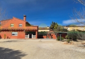 Xalet independent amb terreny en venda a Ontinyent ref.: TR386081 foto