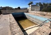Chalet independiente con terreno en venta en la España, Elche, ref: TR400058 foto