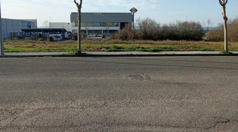 Бадахос - Malpartida de la Serena - 2000m2