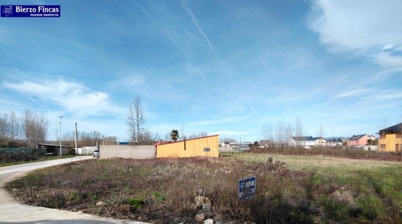 Леон - Ponferrada - 1018m2