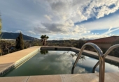 Chalet independiente con terreno en venta en la España, Coín, ref: TR387606 foto
