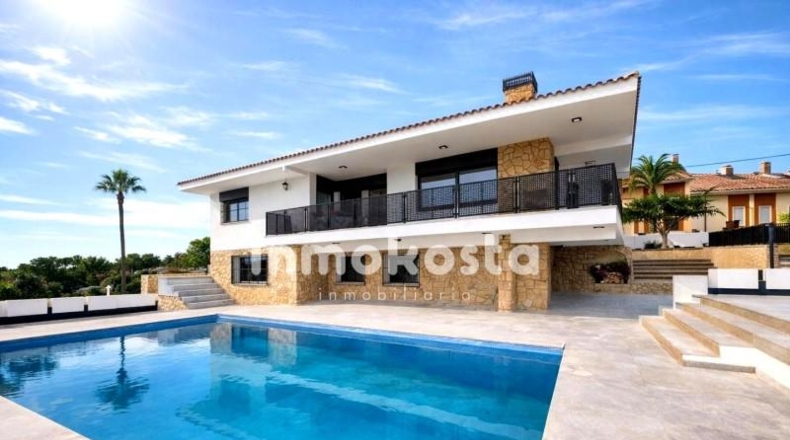 Аликанте - La Nucía - 2213m2