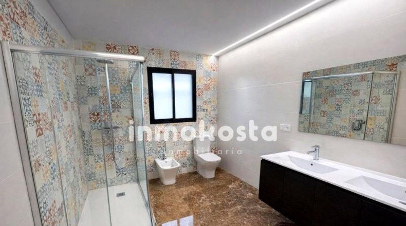 Аликанте - La Nucía - 2213m2