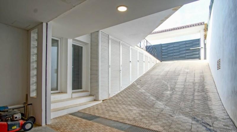 Аликанте - l'Alfàs del Pi - 1094m2
