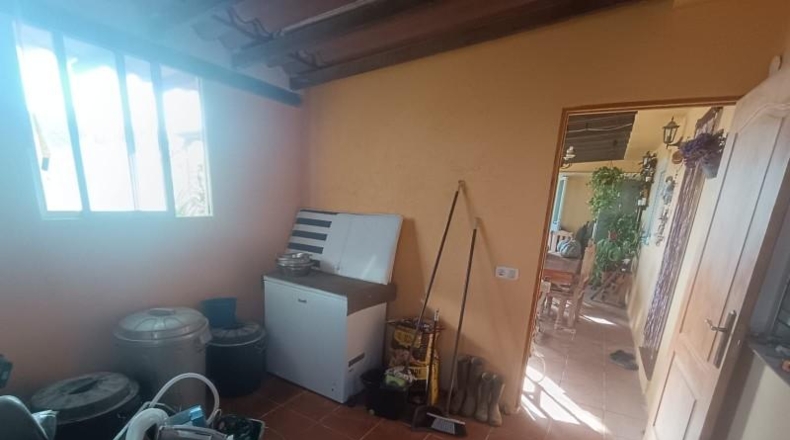 Санта-Крус-де-Тенерифе - Las Listadas - 2450m2