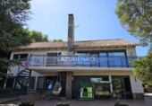 Отдельно стоящий дом с участком на продажу в городе Salou. Фото