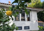 Отдельно стоящий дом с участком на продажу в городе Salou. Фото